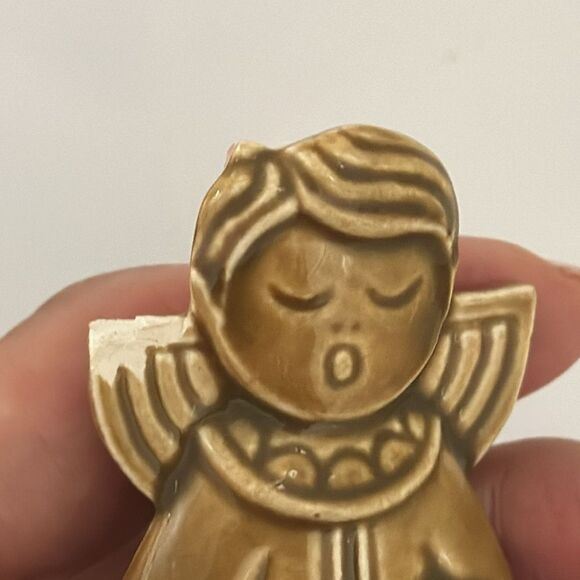 Vintage mid century golden tan set of boy & girl singing ceramic angels - Picture 3 of 7